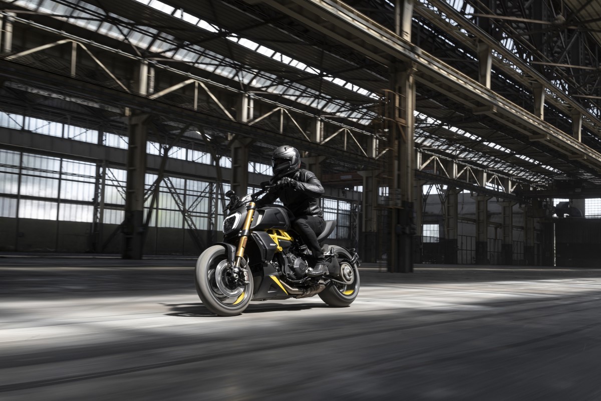 Ducati Diavel 1260 S Black and Steel