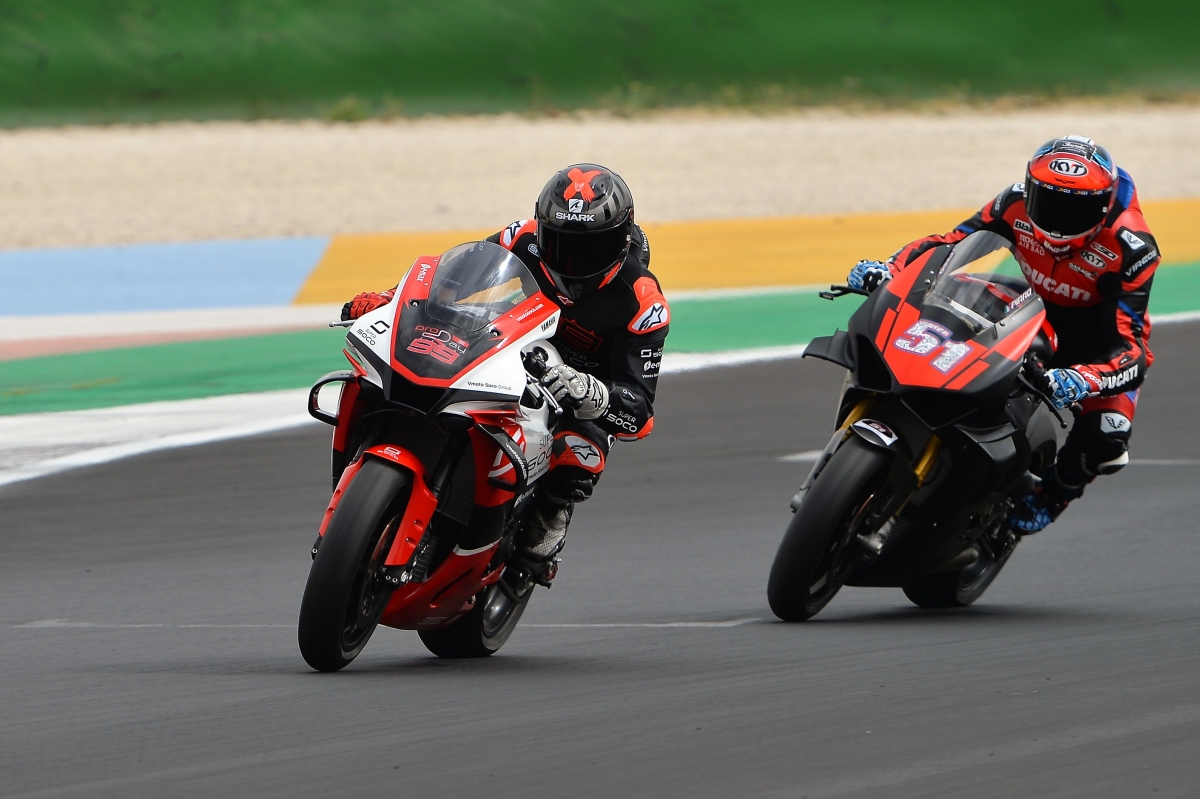 Jorge Lorenzo en pista en el Super Soco ProDay 2021