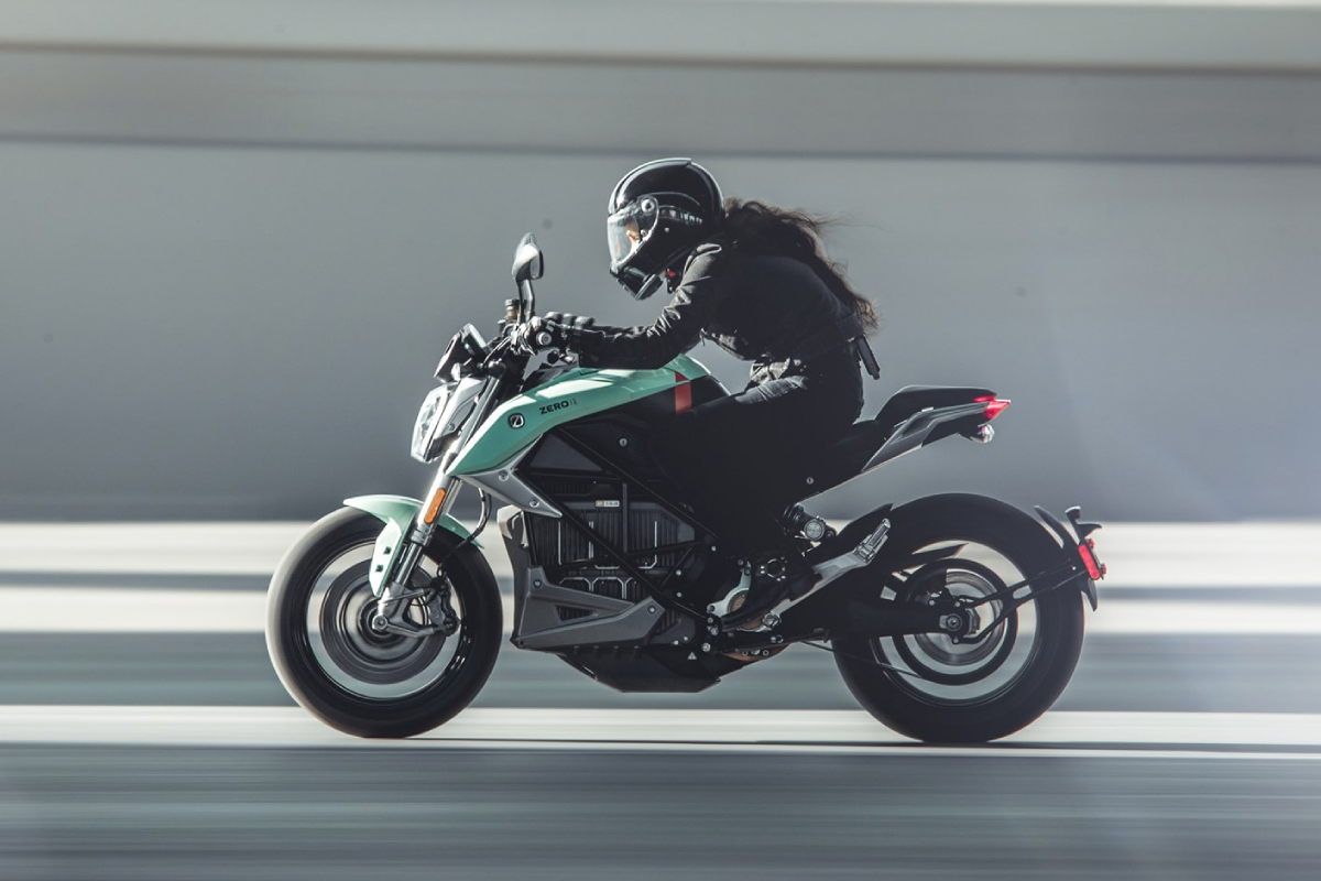La autonomía de la moto eléctrica disminuye con un uso agresivo