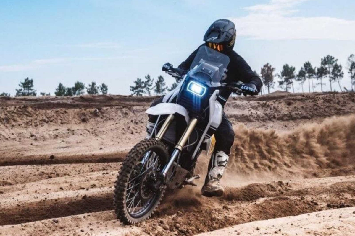 Yamaha Ténéré Deus Ex Machina