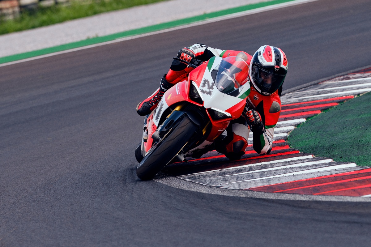 Ducati Panigale V2 Bayliss 1st Championship 20th Anniversary