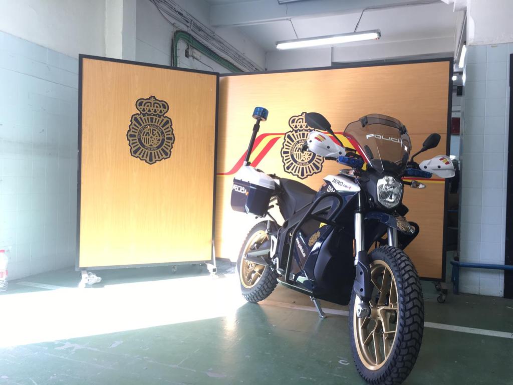 Así luce la moto eléctrica DSR Zero ZF 14.4 de la Policía Nacional