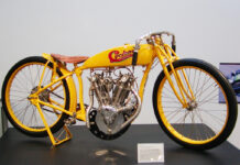 Cyclone Board Track Racer (1915)