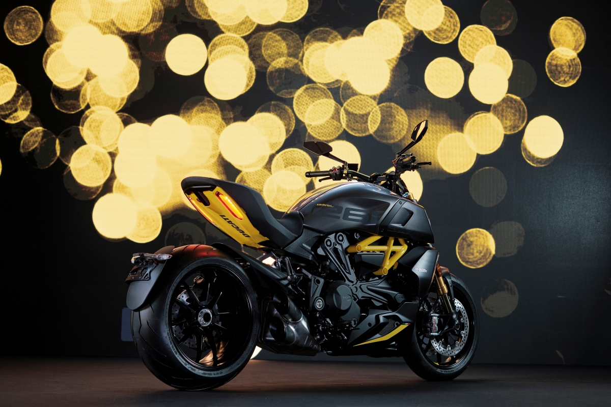 Ducati Diavel Black Steel