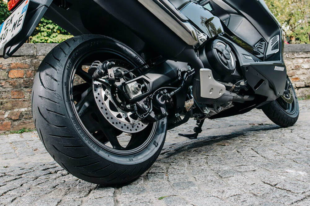 Los neumáticos son una gran parte de la industria de la moto