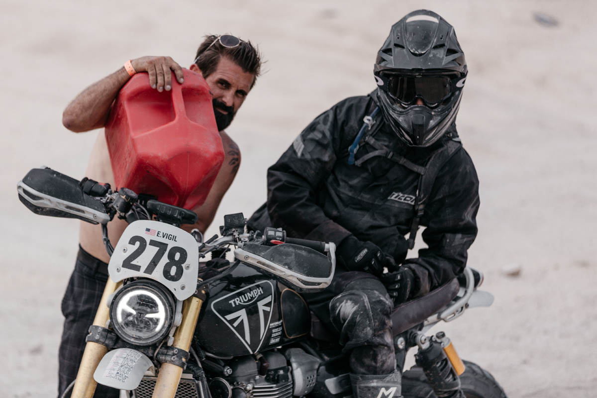 1000_dunas_triumph_racered_2021_05