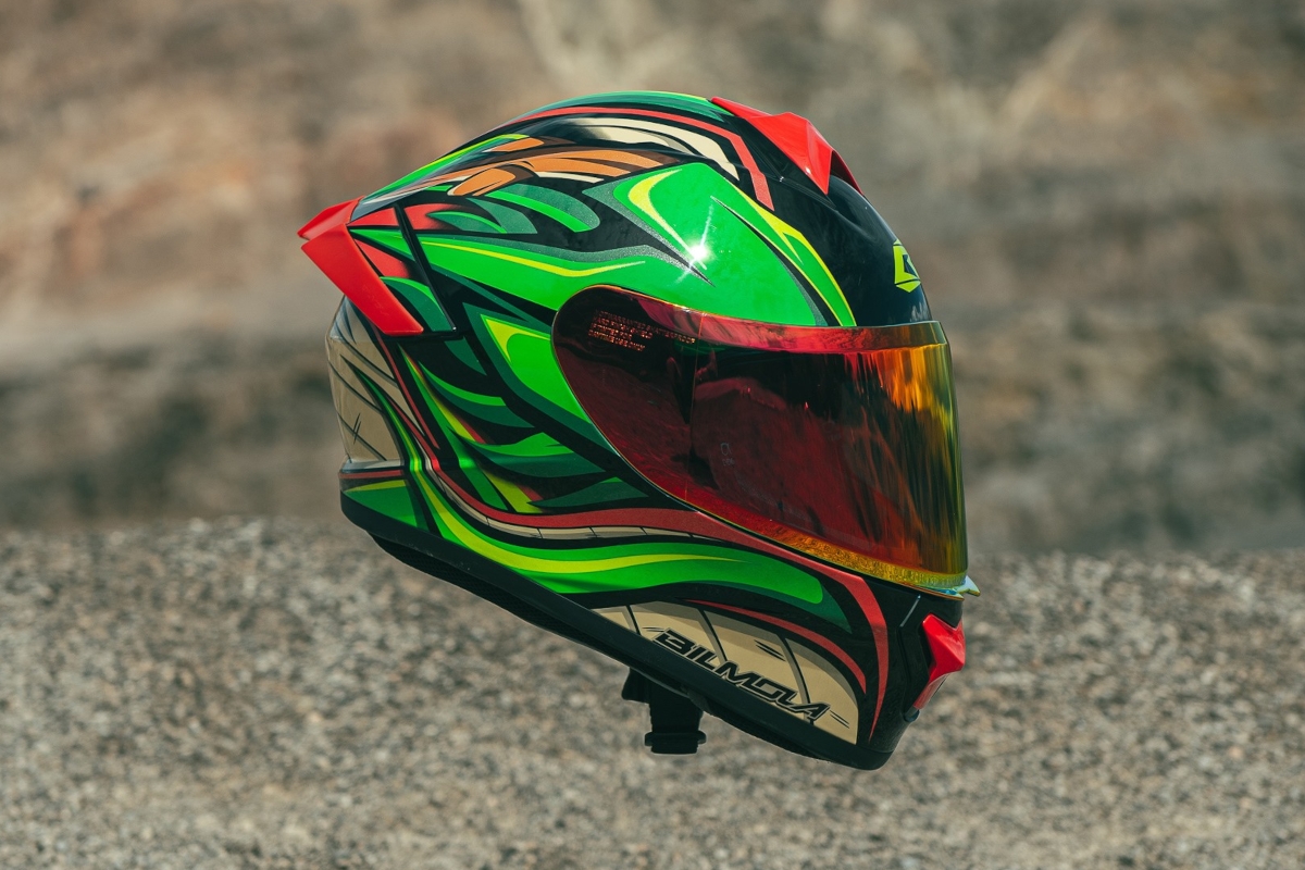 Así luce el casco de moto de Dragon Ball inspirado en Shenlong