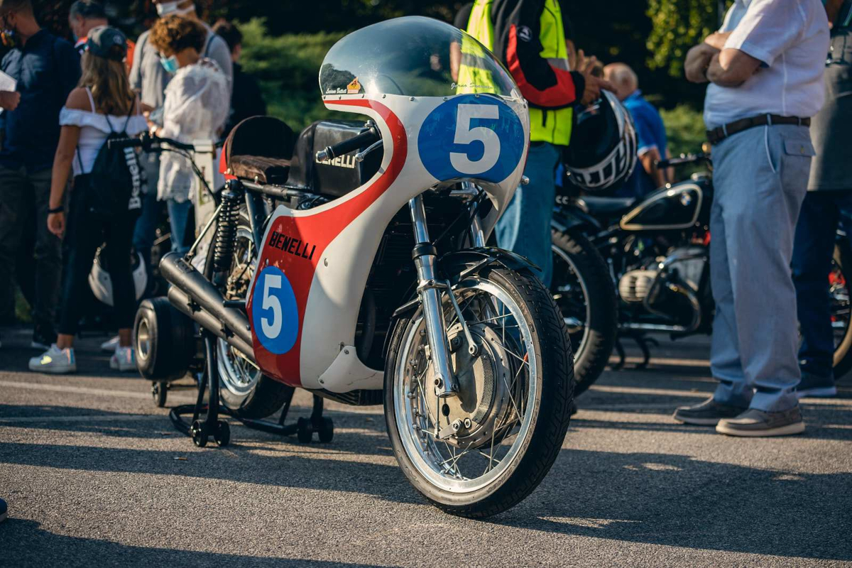 Preciosa Benelli de competición en la Benelli Week 2020