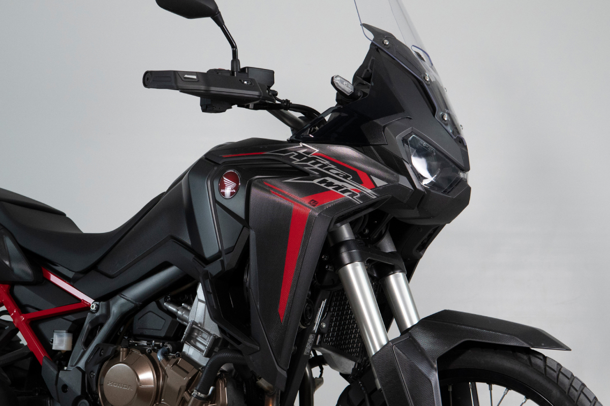 La Honda Africa Twin mantendrá sus colores gracias al nuevo kit transparente de Uniracing