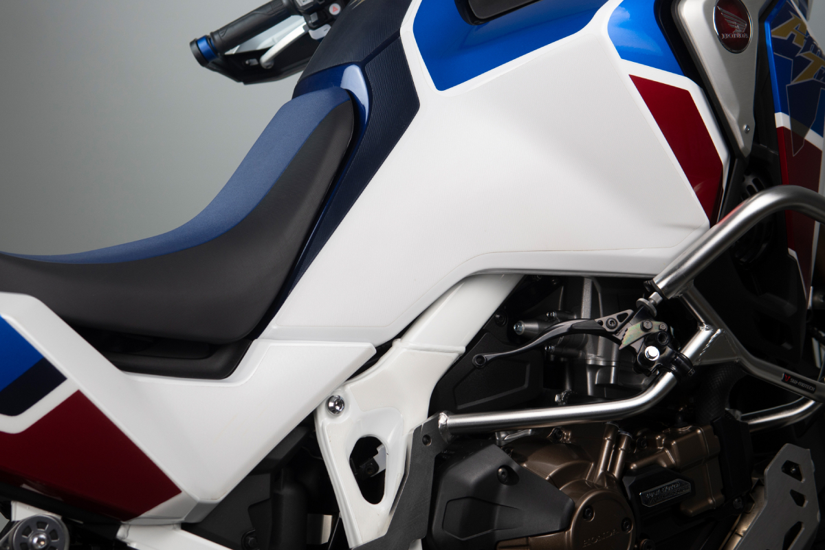 Nuevos vinilos de Uniracing para proteger el color de la Africa Twin