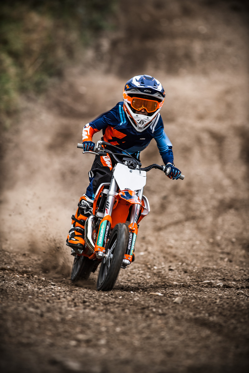 Los pilotos junior disfrutarán como nunca a los mandos de la KTM 50 SX 2022