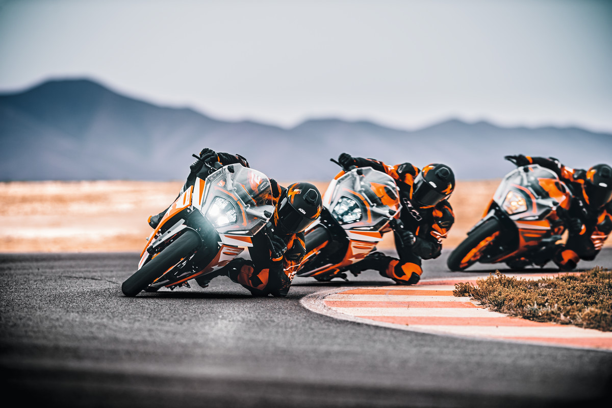 KTM RC 125 2022 group