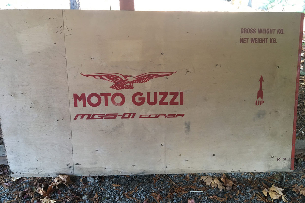 Embalaje original de la Moto Guzzi MGS 01 Corsa en venta