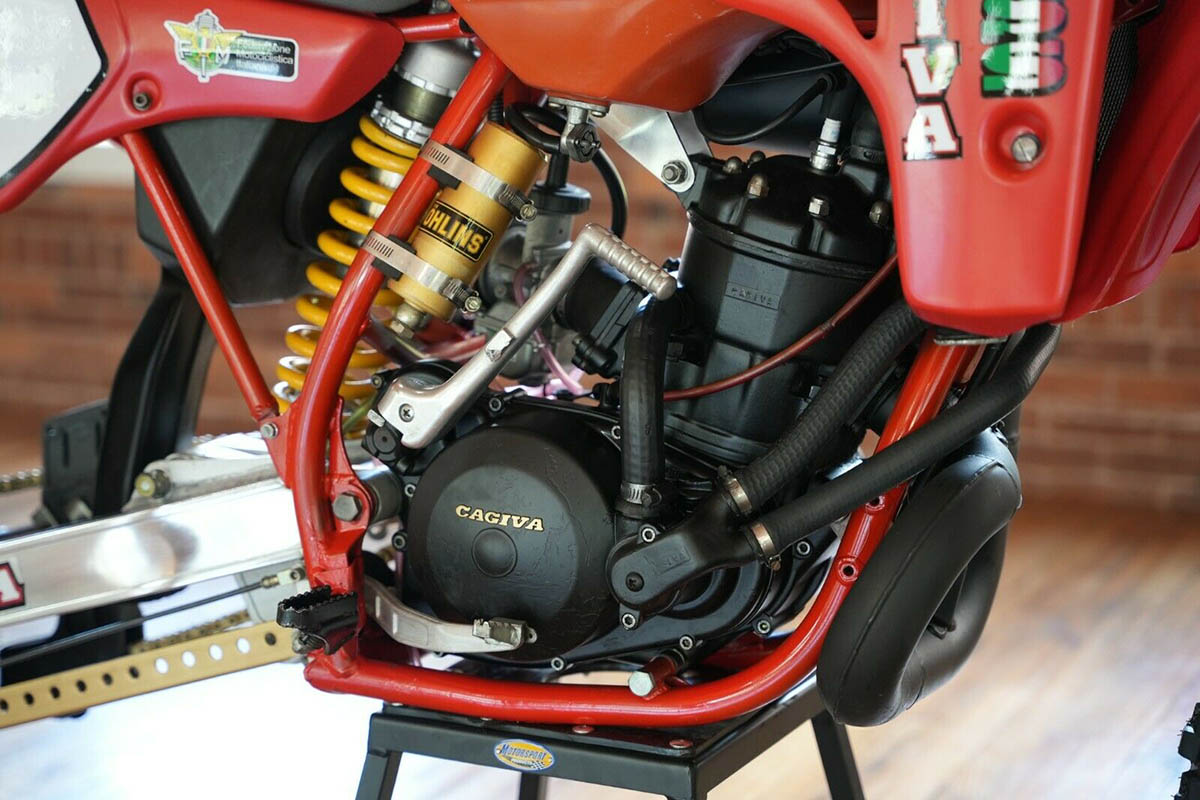 El motor ha sido repintado y su aspecto es extraordinario