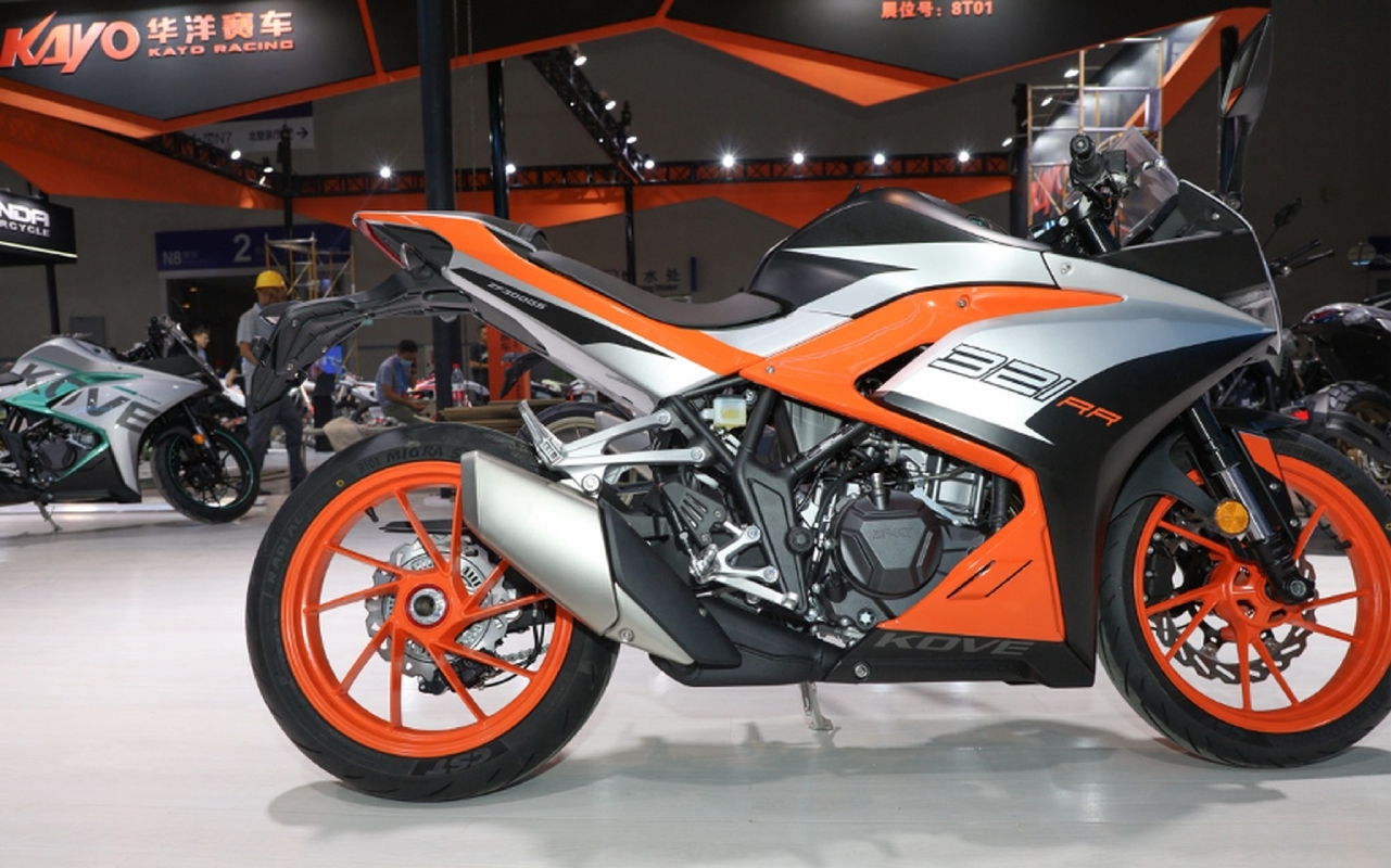 colove_naranja_y_gris_plata