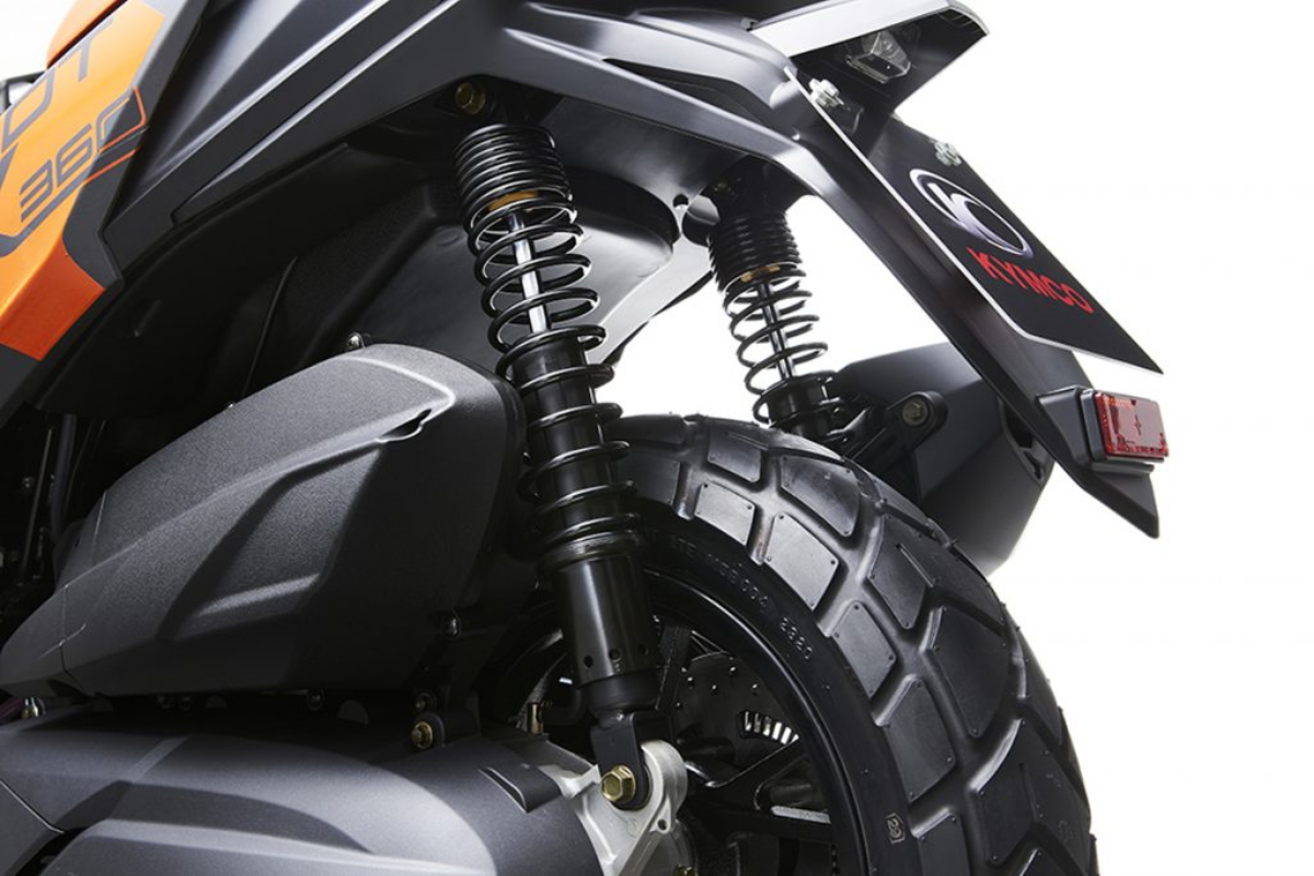 Detalle de los amortiguadores traseros de la KYMCO DT X360
