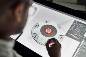 Los bocetos de los accesorios Ducati se escanean para su posterior edición por ordenador