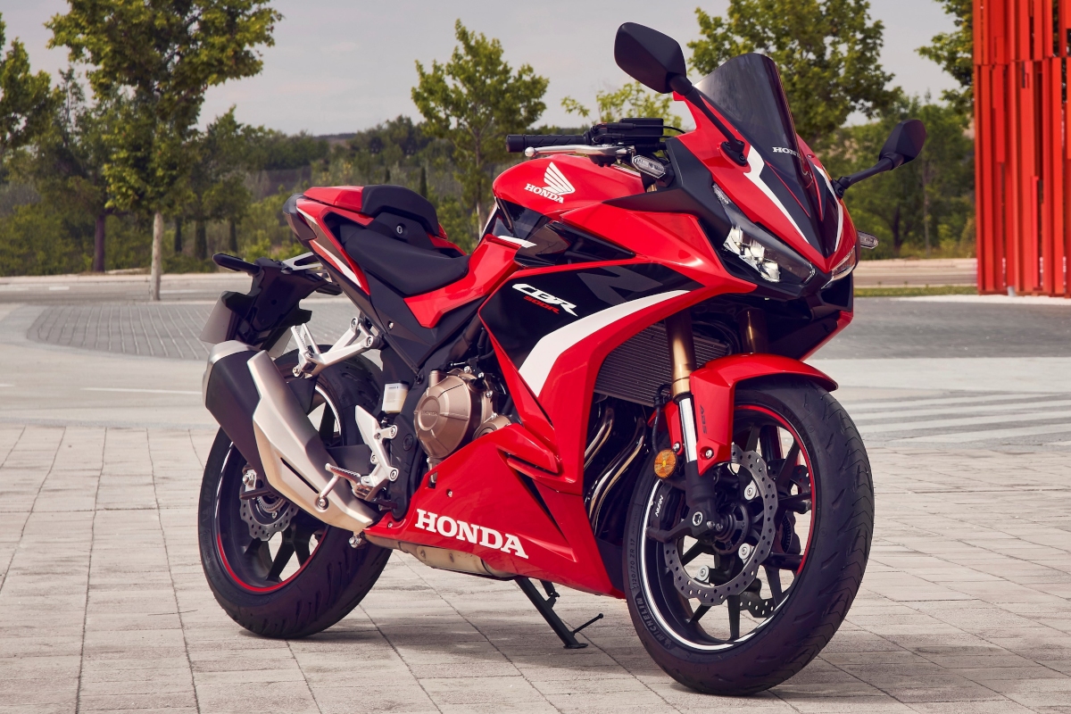 La estética de las CBR se mantiene sin grandes cambios en la nueva Honda CBR500R 2022
