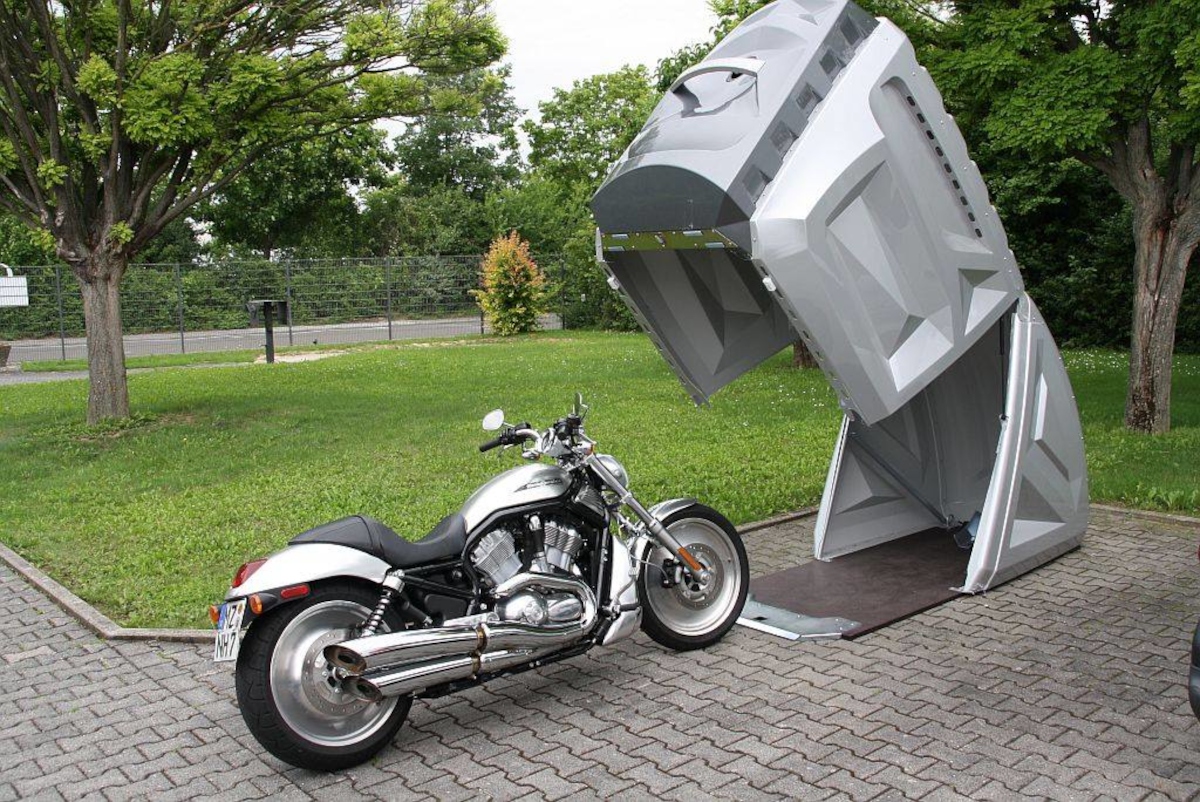 El garaje portátil bikeBOX24 es perfecto para segundas residencias