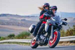 La nueva Ducati Multistrada V2 S se muestra ágil en carretera