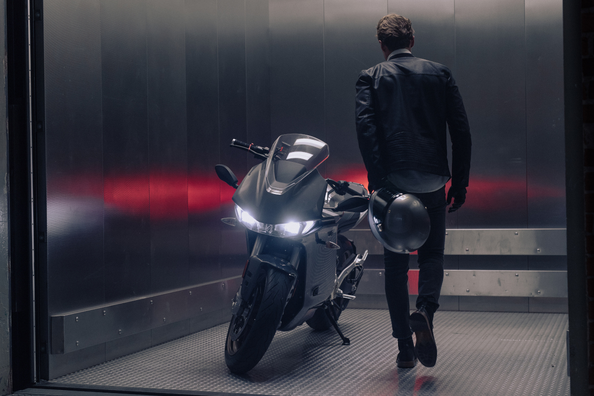 La moto eléctrica Zero SR/S tiene una autonomía de casi 290 km