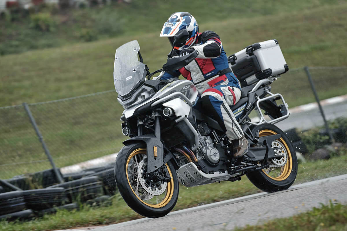 cfmoto_800mt_2021_02