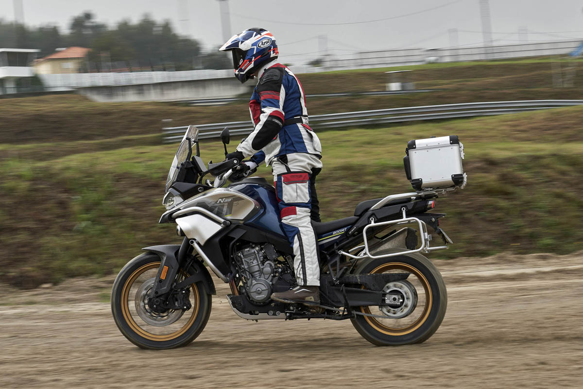 cfmoto_800mt_2021_06
