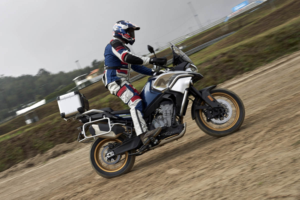 cfmoto_800mt_2021_07