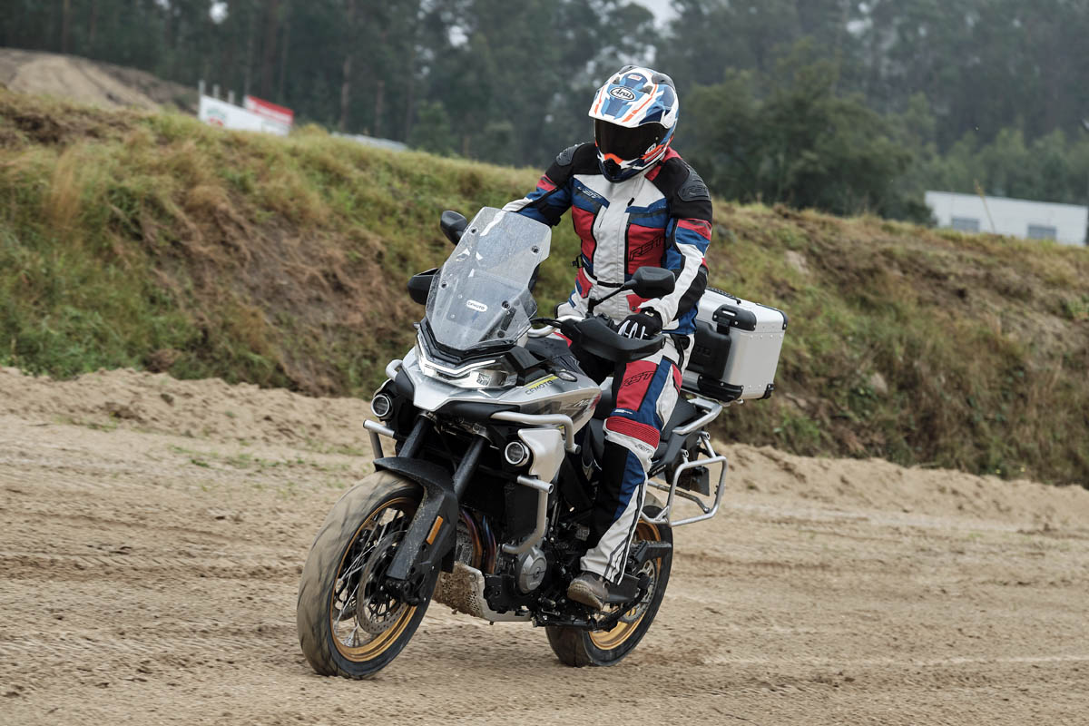 cfmoto_800mt_2021_08