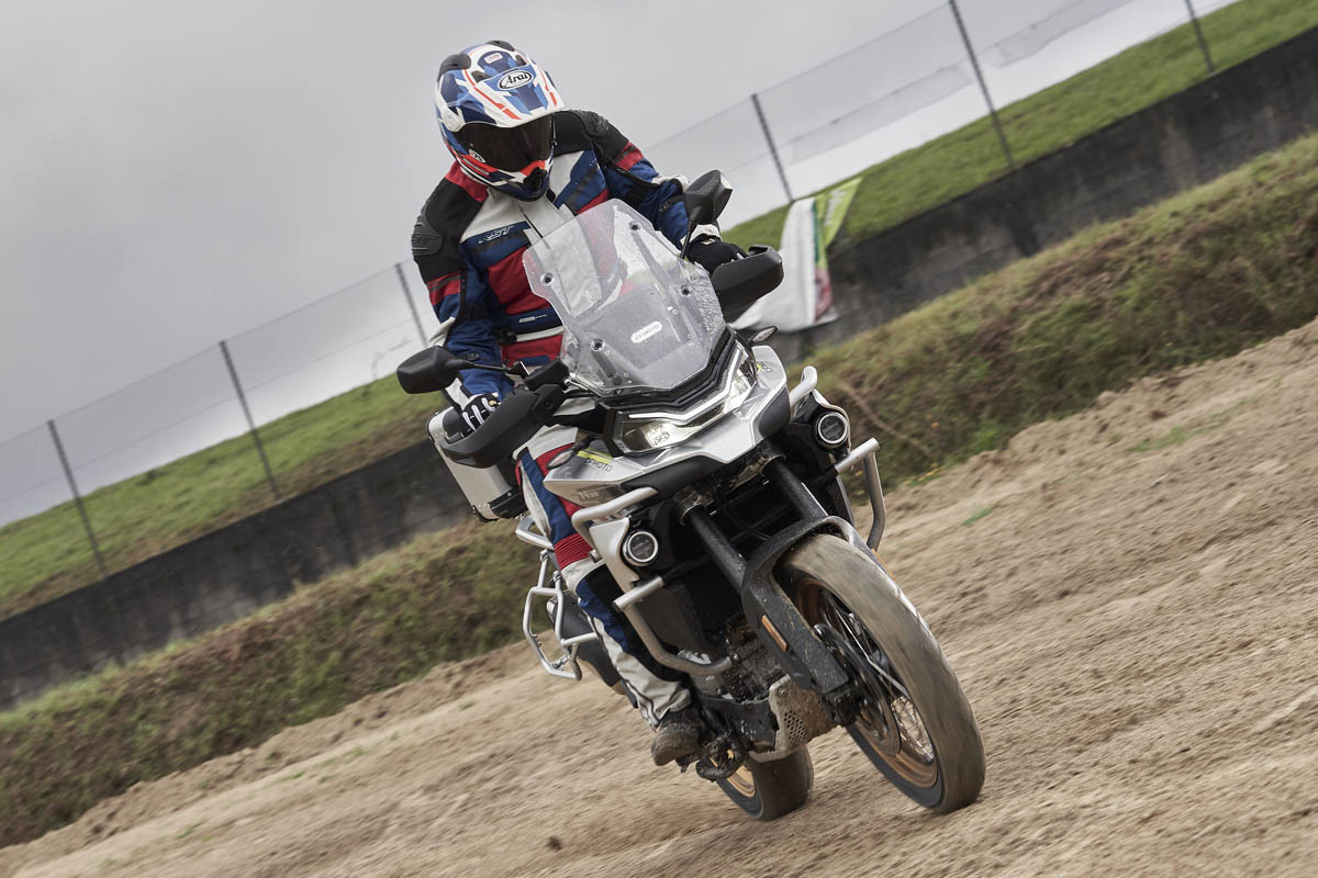 cfmoto_800mt_2021_09
