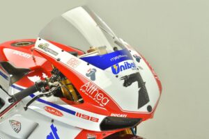 ducati_1198_f11_carlos_checa_2011_world_superbike_championship_carenado