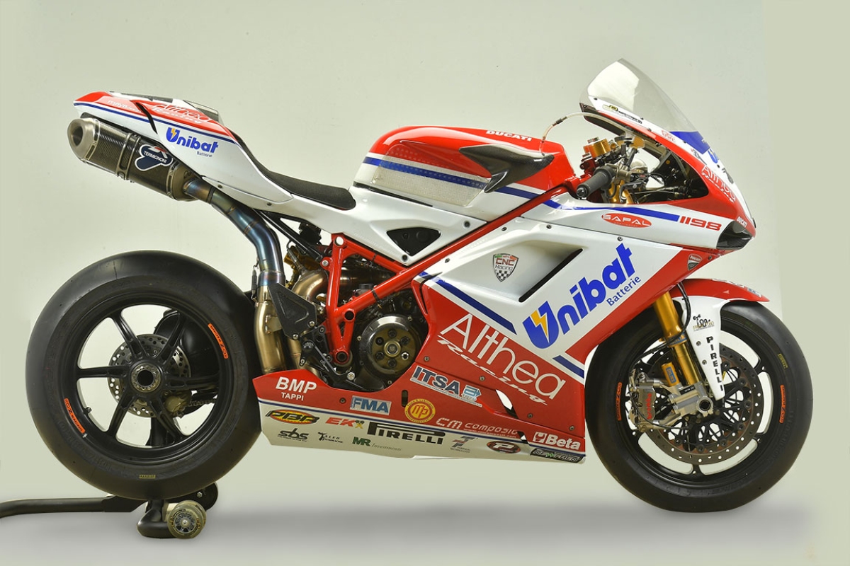 ducati_1198_f11_carlos_checa_2011_world_superbike_championship_derecha