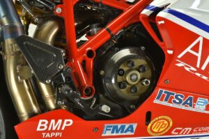 ducati_1198_f11_carlos_checa_2011_world_superbike_championship_detalle_motor