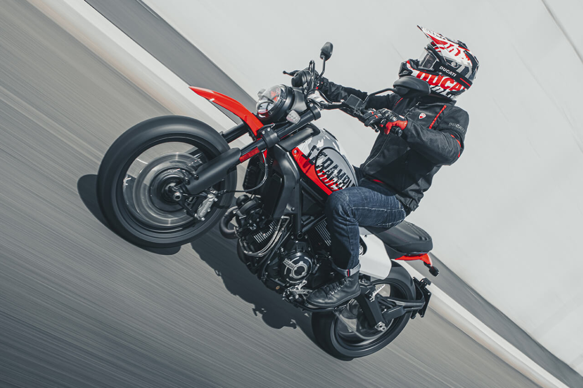 ducati_scrambler_urban_motard_carretera