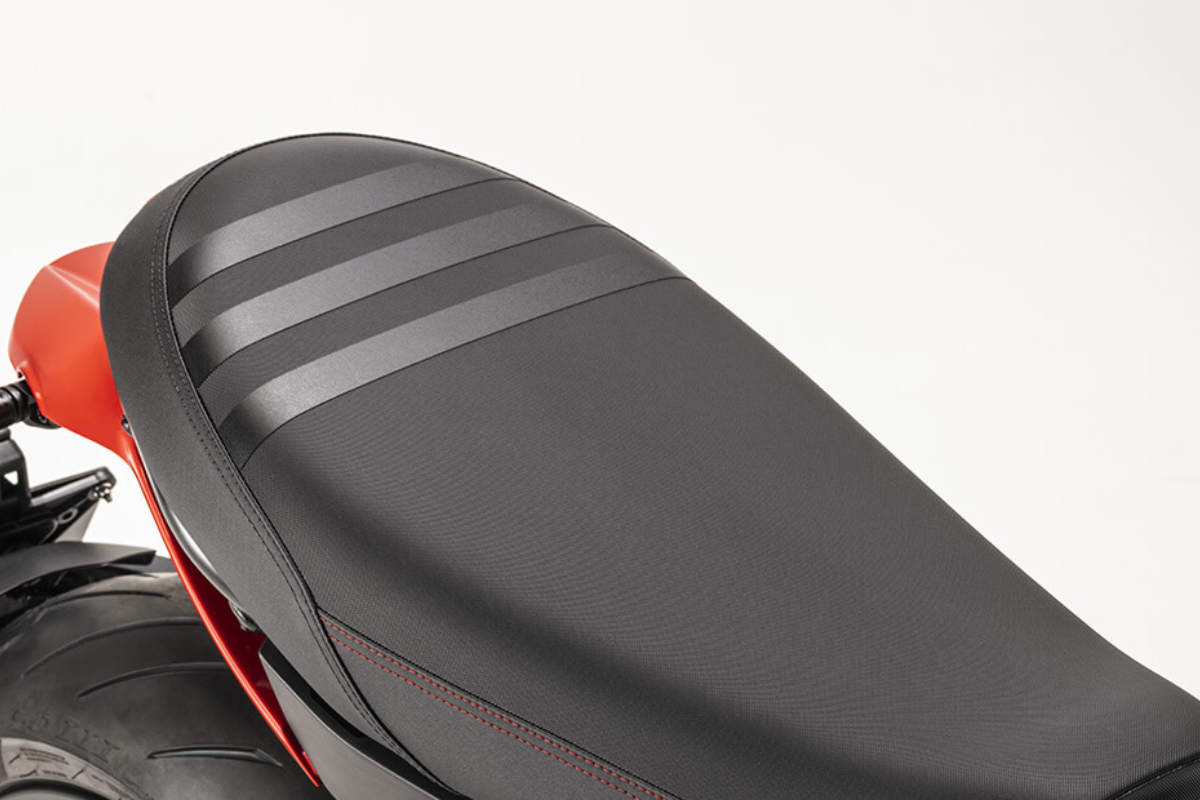ducati_scrambler_urban_motard_detalle_asiento