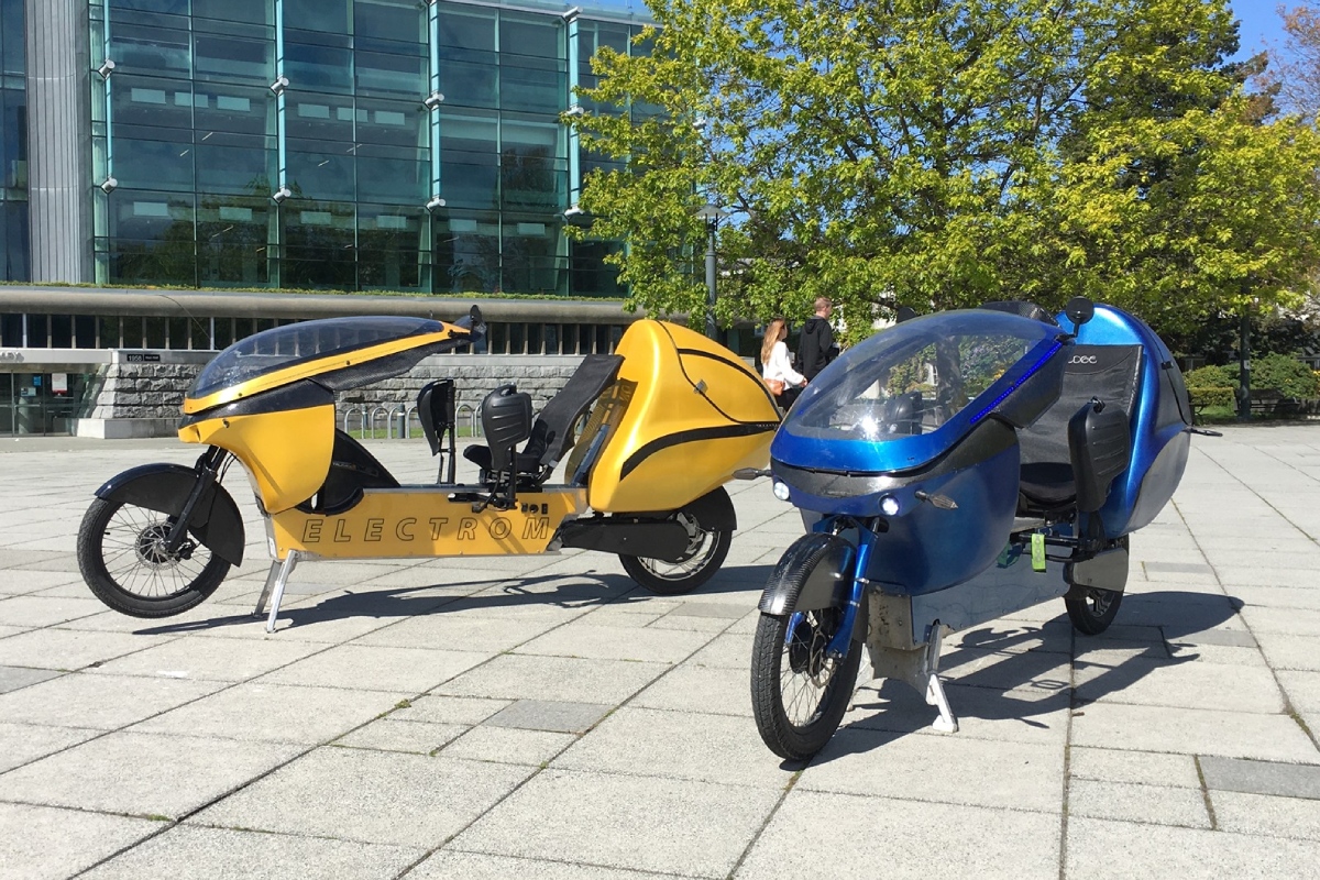 electrom_amarillo_y_azul_aparcados