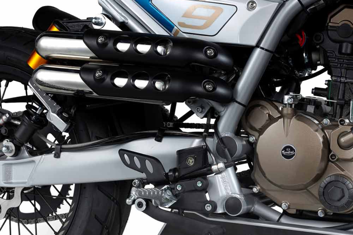 fb_mondial_hps_125_ubbiali_edition_detalle_motor_basculante