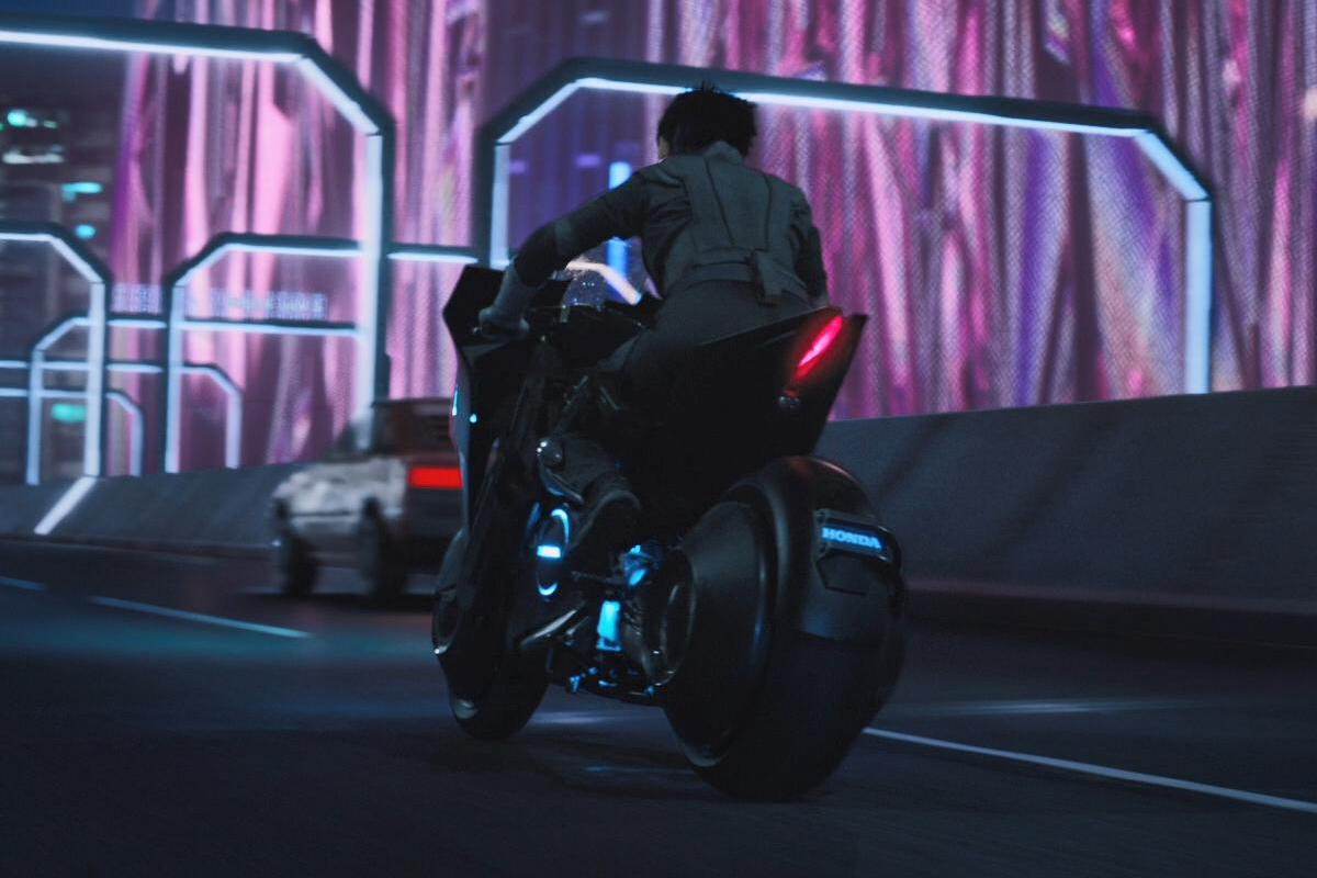 ghost_in_the_shell_moto_mal_en_accion