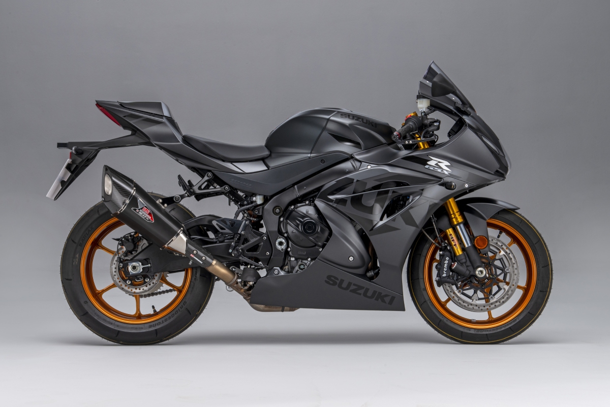 gsx-r_black_accessories_sideon