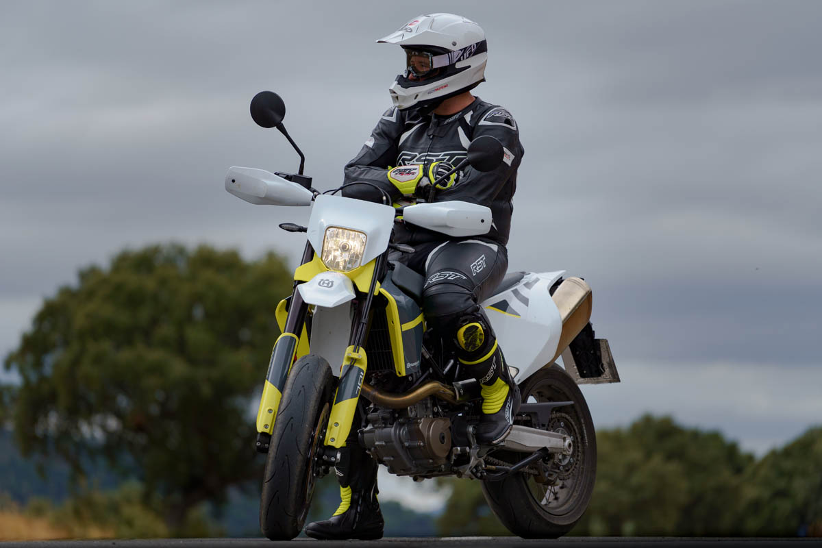 husqvarna_701_supermoto_2021_09