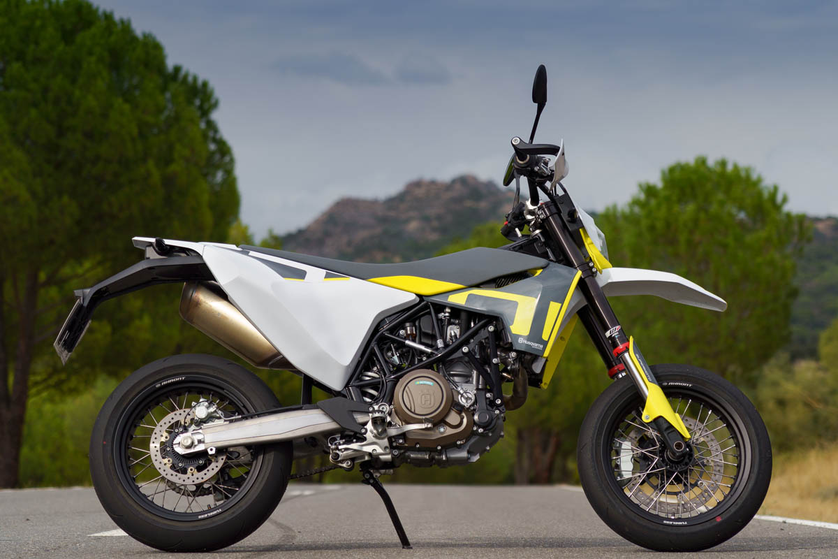 husqvarna_701_supermoto_2021_10
