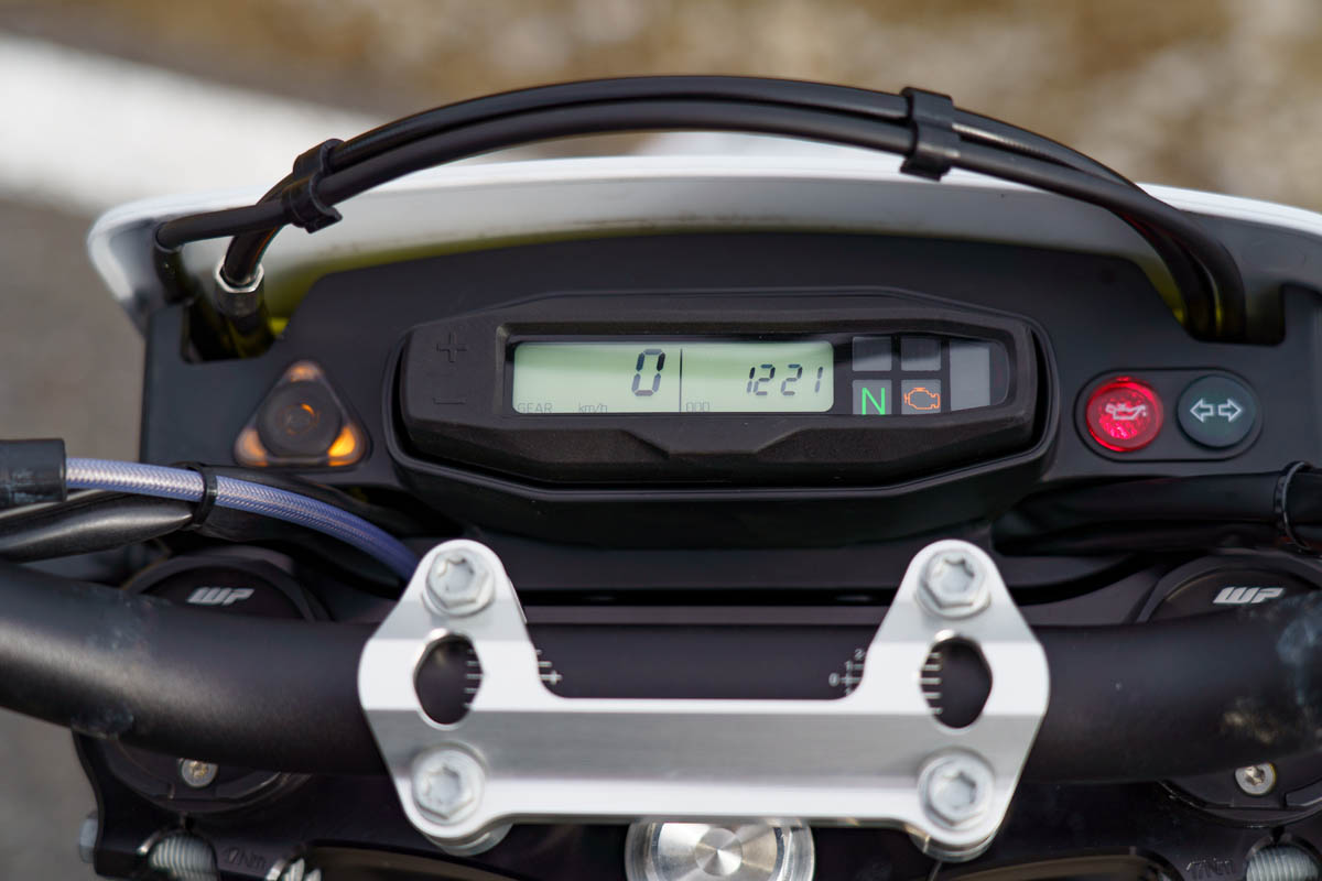 husqvarna_701_supermoto_2021_11
