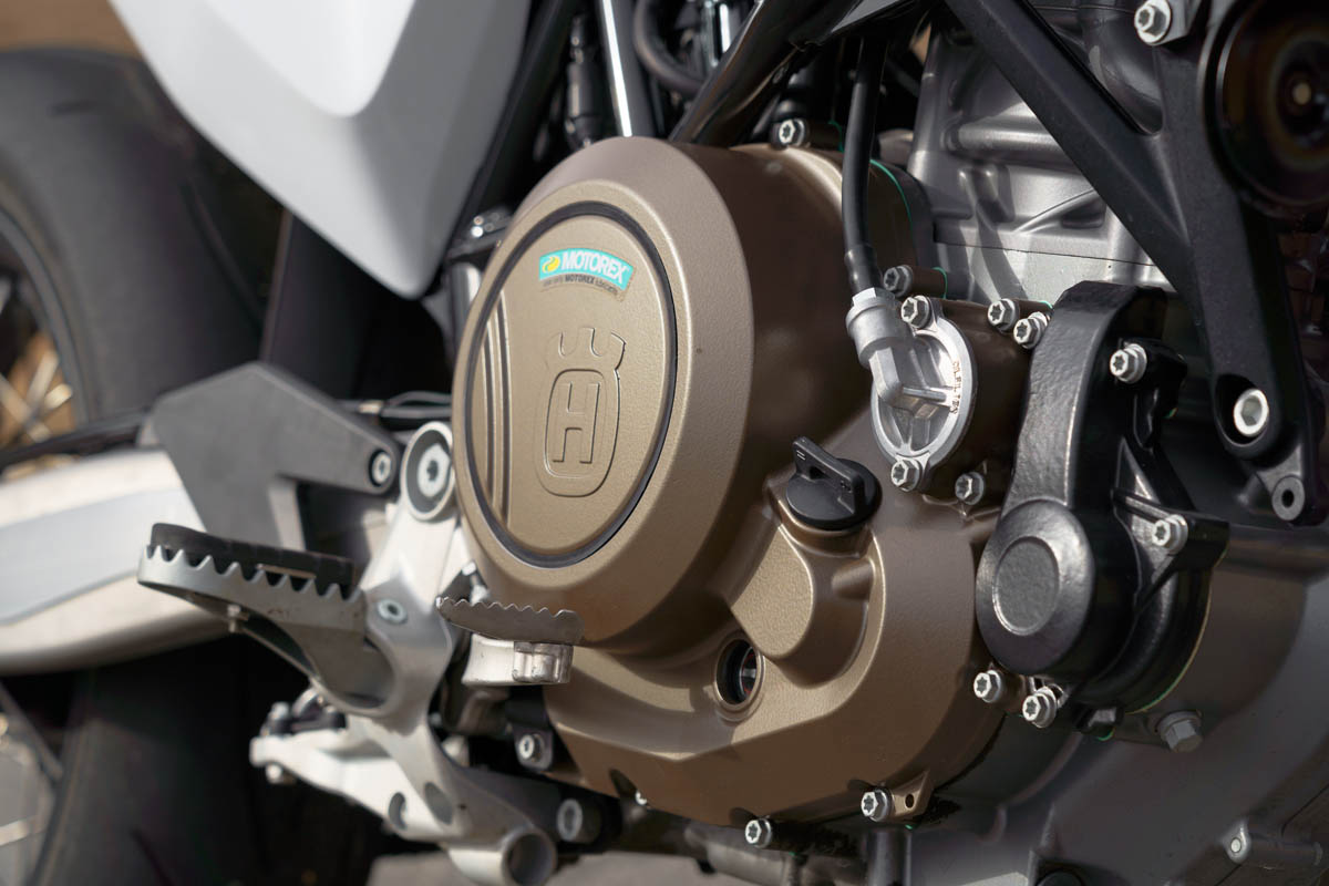 husqvarna_701_supermoto_2021_15