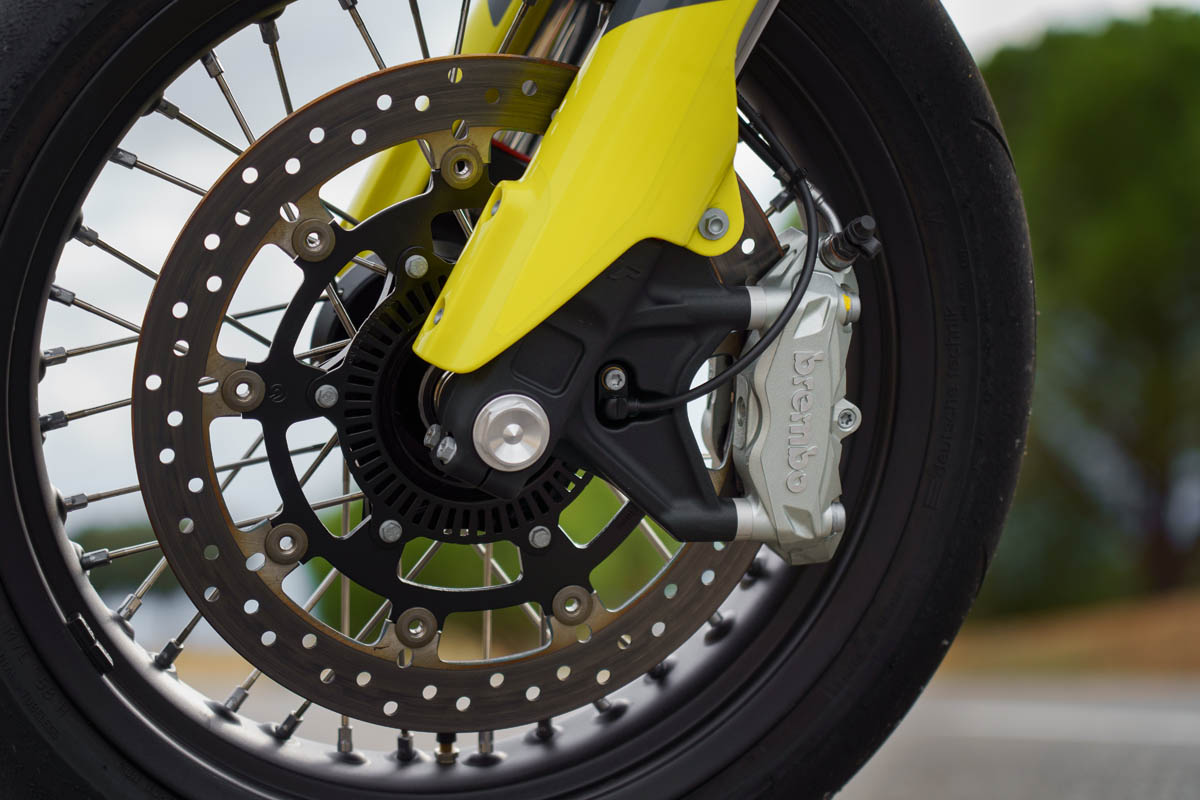 husqvarna_701_supermoto_2021_18