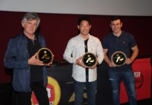 Miquel Cirera junto a Takahisa Fujinami y Toni Bou