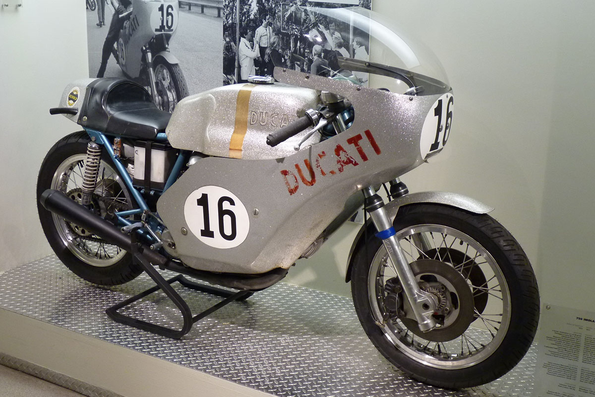 Ducati lanzó una edición especial rememorando los éxitos con Smart