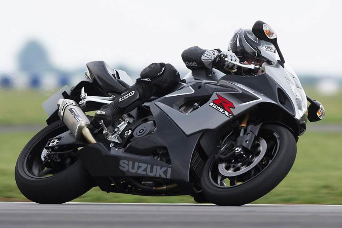 suzuki-gsxr-1000-2006-phantom_circuito
