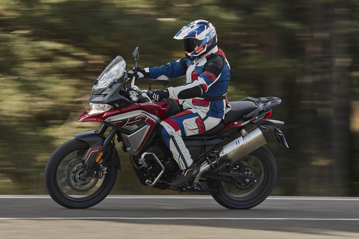 voge_650dsx_2021_presen_06