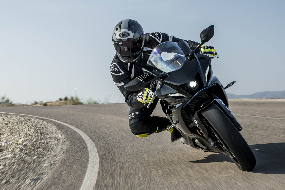 yamaha_r7_2022_10