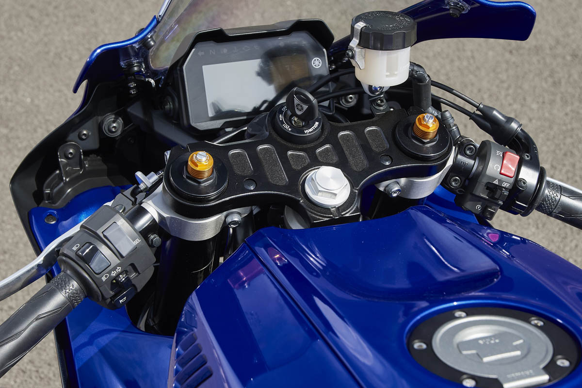 yamaha_r7_2022_23